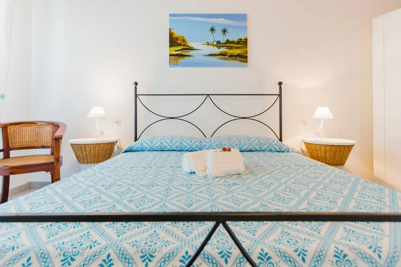 Residence Fior Di Sulcis Calasetta 0*,