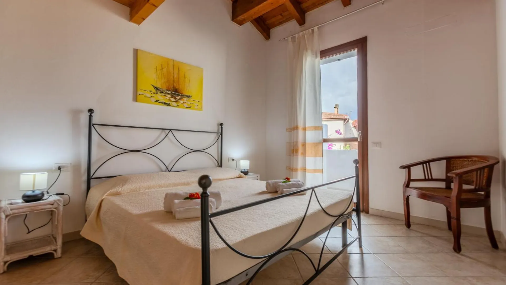 Residence Fior Di Sulcis Calasetta 0*,