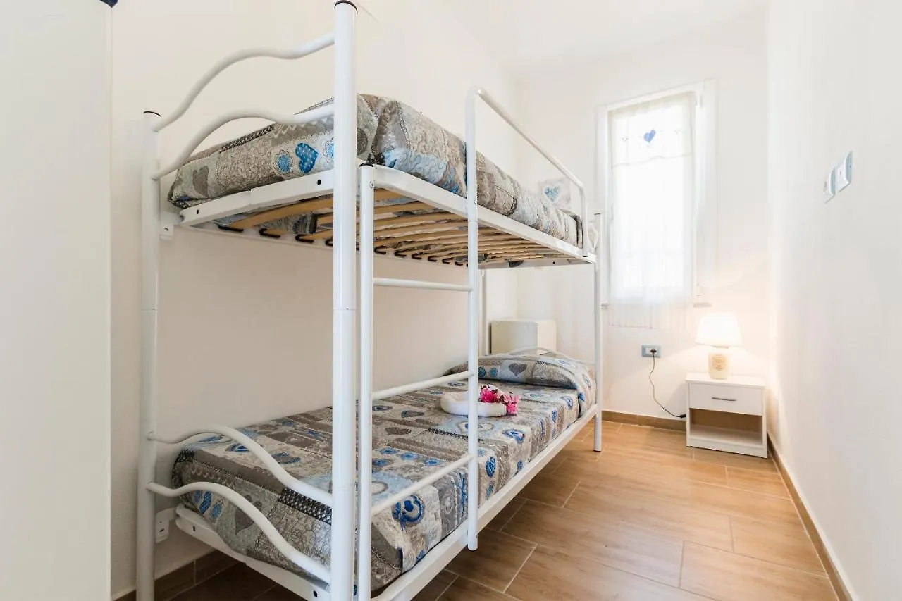 Residence Fior Di Sulcis Calasetta 0*,